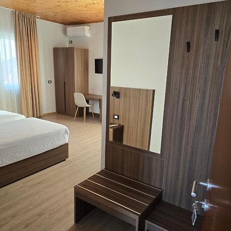 Hotel Aleks Shkodra Exterior foto